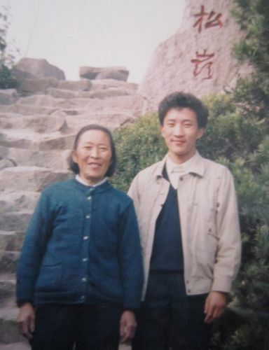 吕金龙和他的母亲