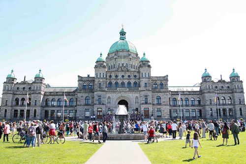 维多利亚市（Victoria）的省议会大厦附近是加拿大西部著名旅游景点