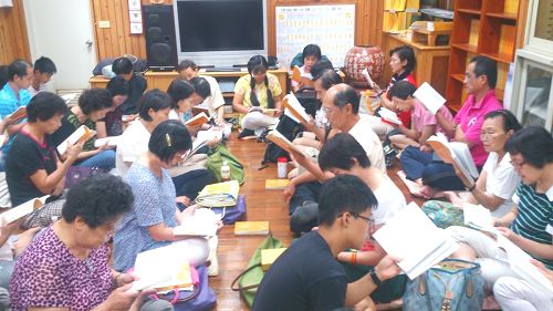 图12：台北市黄埔新村星期六日下午集体学法