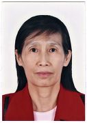 图1：杨筱清护照上的照片，摄于二零零七年