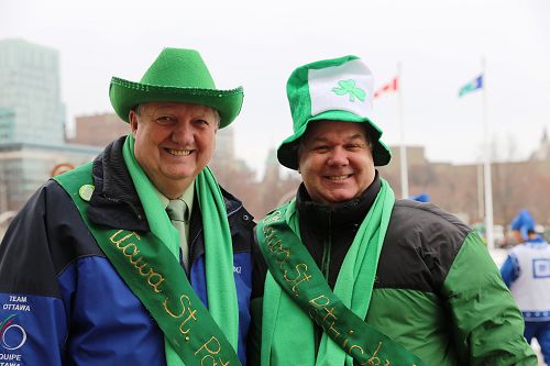 “图3：渥太华副市长、市议员鲍勃•莫奈和市议员Jean