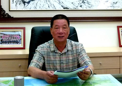 台东市长张国洲认为全球都应该站出来，为法轮功洗刷冤屈，让法轮功受到应有的尊重，就是在维护人类的尊严。