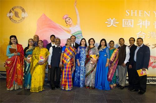 '图3：二零一八年三月十七日，印度民众远渡重洋前来观赏美国神韵国际艺术团在高雄文化中心的第五场演出。'