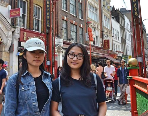 '图17：来自韩国留学生的海恩玛（Hyeinma）（左）和达茜（Dahee）（右）认为应该让全世界的人知道中共强摘法轮功学员器官的罪恶。'