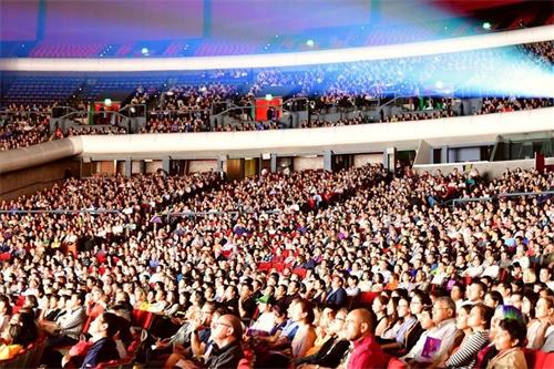 '图3：二零一九年四月七日晚，美国神韵巡回艺术团在墨西哥城国家礼堂（Auditorio Nacional）的演出，让数千观众观赏到这台“世界第一秀”。'