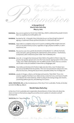 '图2：佛罗里达州劳德代尔堡市市长蒂安·川塔里斯和四位市议员宣布2019年5月13日为劳德代尔堡市“法轮大法日”。'