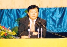 李洪志师父亲临2001年佛州法会