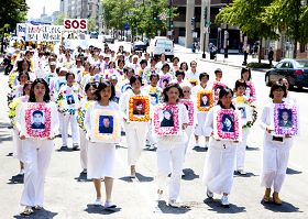 二零一零年七月二十三日，法轮功学员在华盛顿DC反迫害大游行