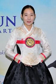 朝鲜王朝高宗的曾孙女，韩国演员、模特儿李洪