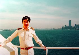 1987年王中同船长在纽约
