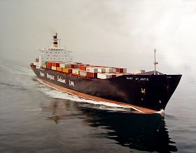 1988年在英吉利海峡，王中同船长管理的三万吨商船