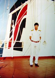 1987年王中同船长在纽约