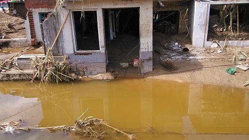 洪水冲过的房屋