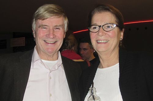 荷兰检察长安娜玛丽•佩恩女士（Annemarie Penn）和她的丈夫奥拉夫•佩恩（Olaf Penn）先生在荷兰海牙的路圣特舞蹈剧院观看神韵演出
