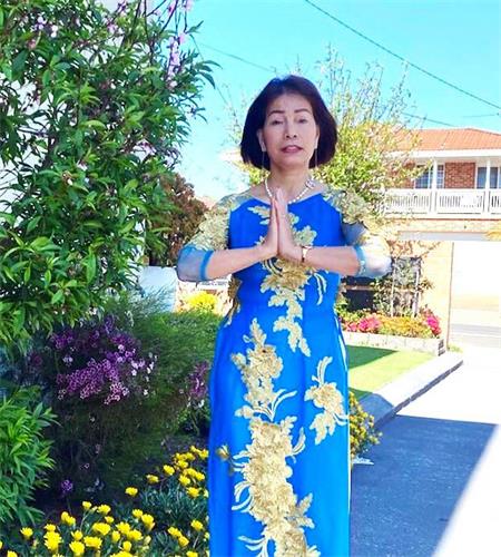 '图1：恢复健康后的越南裔悉尼法轮功学员谭女士（Huyen Tran）表示：“我从心底由衷的感谢大法师父让我重获新生。修炼法轮大法是我人生中最珍贵和最有意义的事情。”'